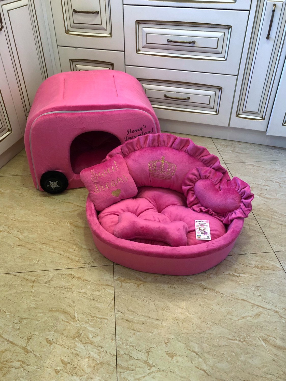 鮮やかなピンクの犬用車用ベッド：手作りミンキーファーペットハウス