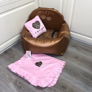 Bruine gepersonaliseerde hond autostoel Vegan lederen autostoel voor hond Designer hond autostoel Luxe hondenmand voor reizen