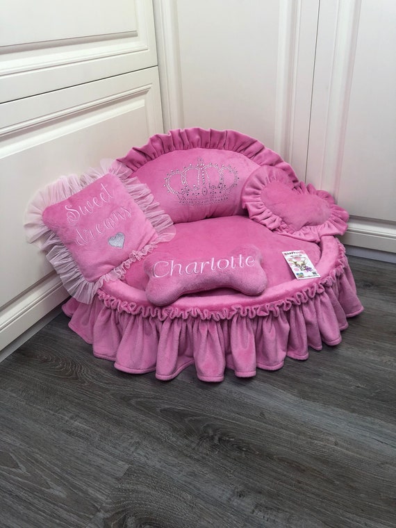 Cama para perros lujo personalizada de color rosa brillante México