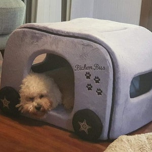 Lavendel gepersonaliseerd hondenhok Honden caravan bed met wielen Aangepaste luxe hond auto bed Designer hondenbed Verjaardag hond cadeau