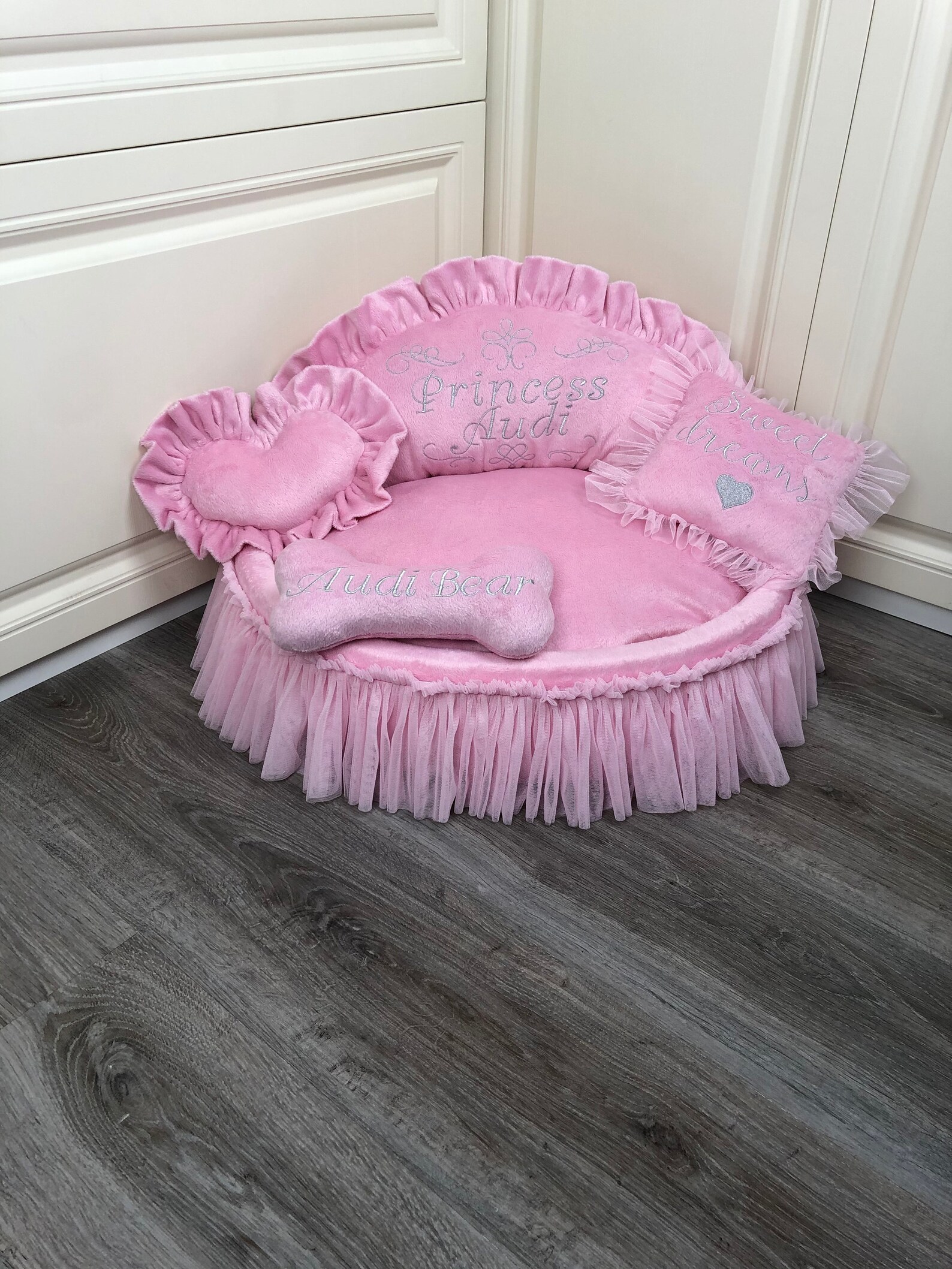 Baby pink princess dog bed Personalized dog bed with tulle Etsy
