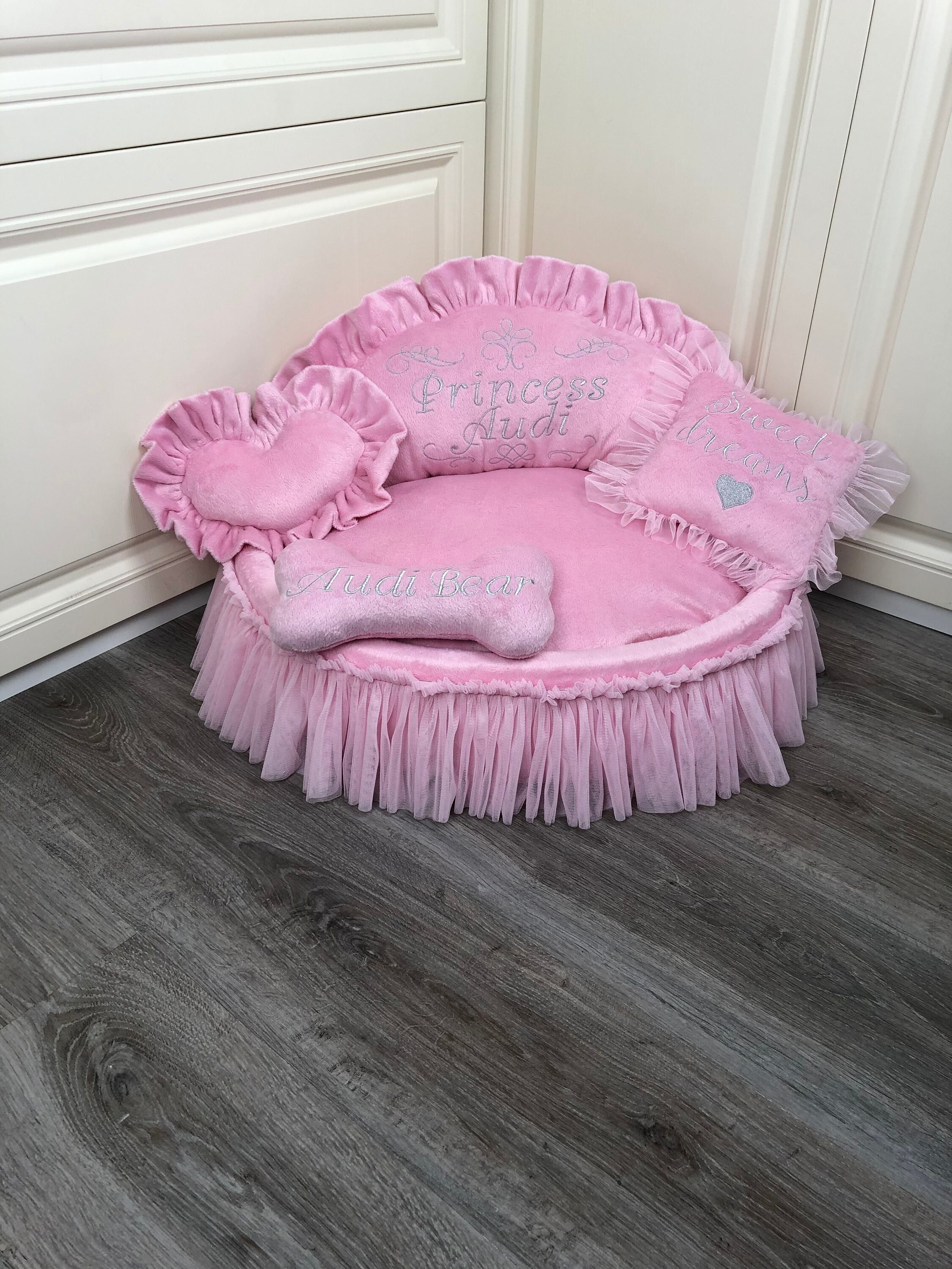 Baby pink princess dog bed Personalized dog bed with tulle Etsy