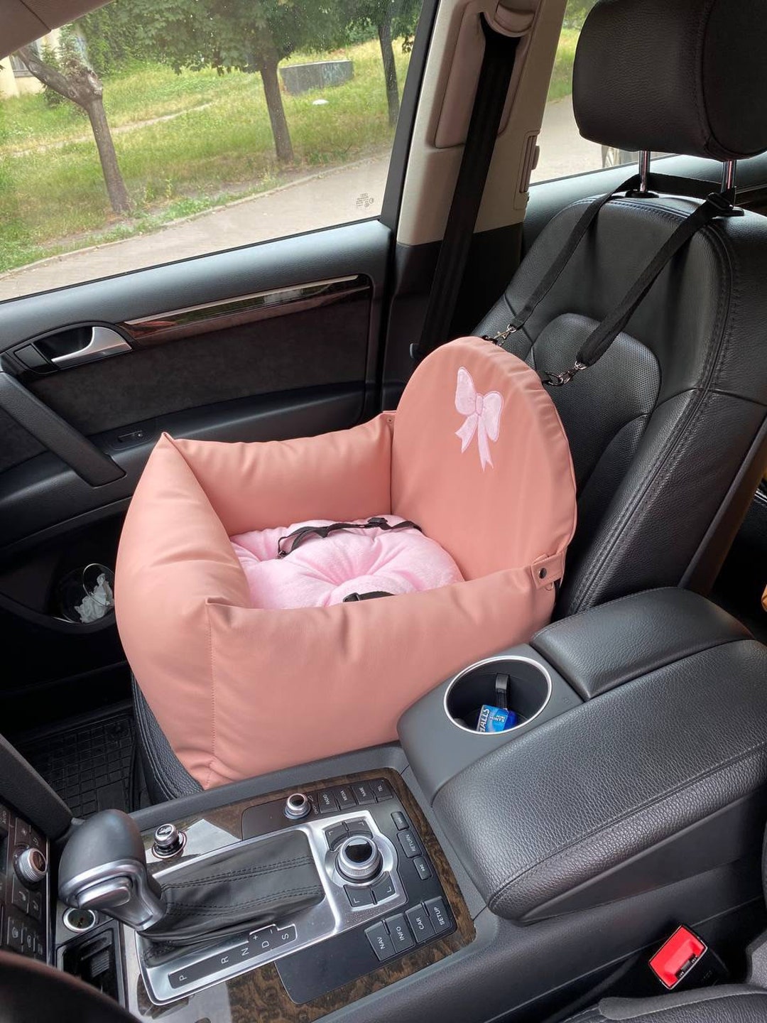 Pink dog car seat discount