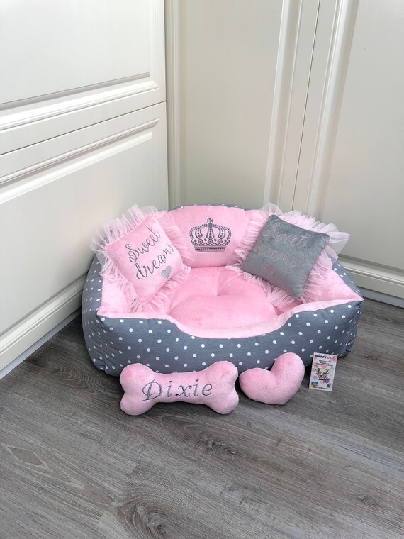 Polka dot dog bed online