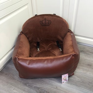 Bruine hond autostoel Eco lederen autostoeltje voor hond Designer hond autostoel Luxe hondenbed voor reizen Hond rijden kit