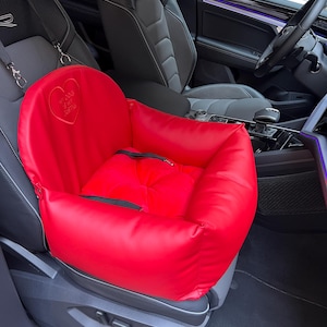 Rode autostoel voor hond Luxe rode autostoeltje Designer hondenautostoeltje Luxe hondenmand voor op reis Custom autostoeltje