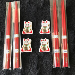 Porcelain Welcome Japanese Cat Chopsticks Rest with 4 Chopsticks Unopened Set.