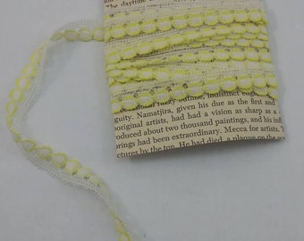 Vintage White and Yellow Lace Trim 2 Yards / Tags / Mixed Media Art / Yarn / Fun Fur / Collage Art / Novelty Yarns / Fibers / Junk Journal
