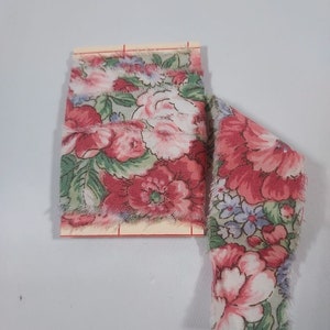 Vintage Bed Sheet Ribbon / Vintage Trims / Junk Journal Textiles / Fabric Ribbon / Vintage Linens / Hand Torn Fabric