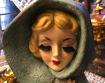 Rare Ucagco Ceramic Lady with the Big Eyelashes with Shawl, Japan