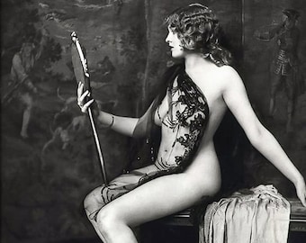 Alfred Cheney Johnston Photo, Ziegfeld Girl Sitting With Mirror, 1920-30s