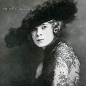 Photo of Mae West by James Abbe, 1918
