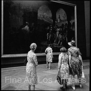 Neal White photo, Art Gallery Viewers, Paris, 1974