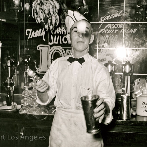 Russell Lee Photo, "Soda Jerk" Corpus Christie, Texas, 1939