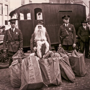 Foto de Caufield y Shook, Santa recibe cartas, década de 1920, Navidad