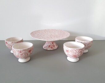 DutchJunkYard- MARIEKE At Home With Marieke Ceramic Pedestal Cake Stand, Red and White Roses- Set of 4 Matching Mini-bowls- Made in Holland