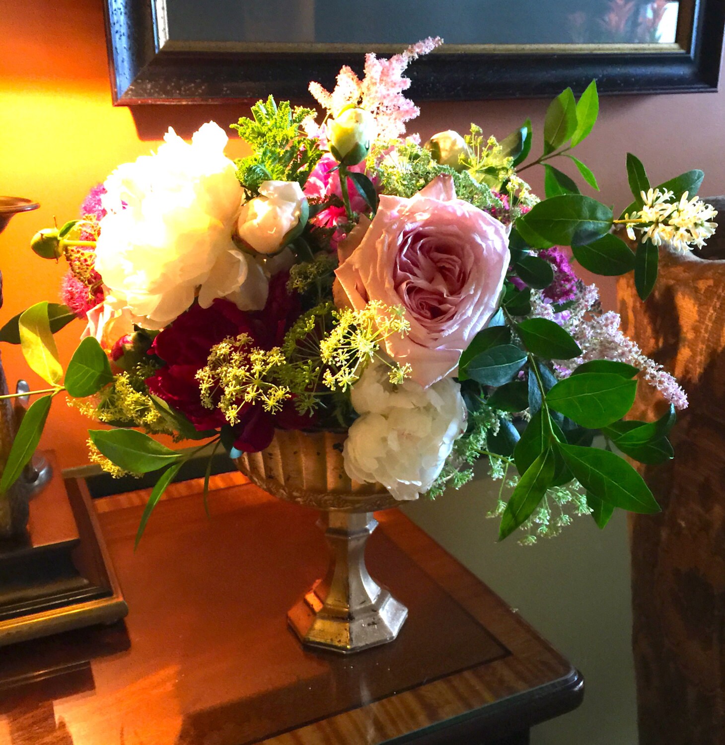 Gold goblet centerpiece Outlet