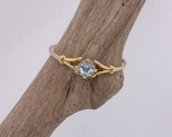 9ct Yellow Gold Blue Topaz Solitaire Round Size O Engagement Ring R233 High Quality British Made Jewellery