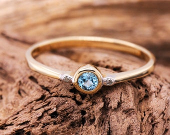 9ct Yellow Gold Blue Topaz & Diamond Trilogy Size O Engagement Ring British Made Jewellery