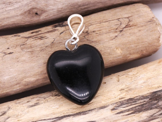 Amazon.com: Natural Heart Onyx Pendant with 12k Black Hills Gold Leaves :  Clothing, Shoes & Jewelry