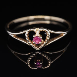 9ct Yellow Gold Ruby Heart Solitaire Size N Engagement Dress Ring British Made Jewellery
