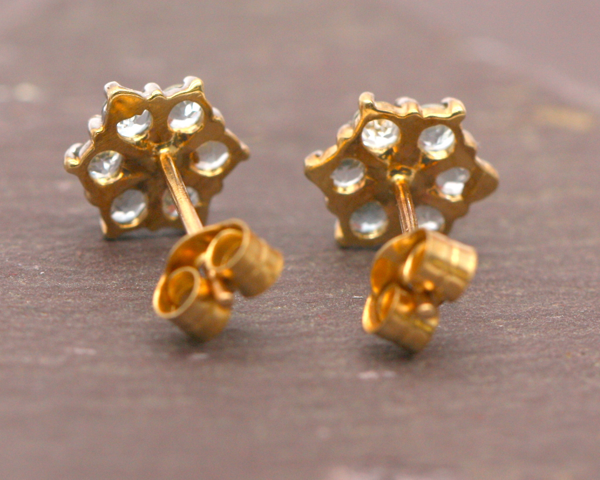 Details about   BJC® 9ct Yellow Gold Natural Topaz & Diamond Cluster Stud Earrings Studs ER6 