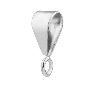 Peut inclure: Bague de suspension de pendentif en argent avec une forme de larme et une petite boucle en bas.