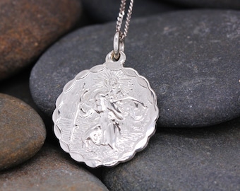 9ct White Gold St Saint Christopher Pendant / Medallion Travel Necklace High Quality British Made Jewellery