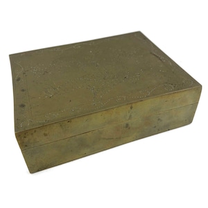 Scatola di ottone foderata in legno cinese, scatola di sigarette, scatola di trinket catch-all, design drago inciso, porta tabacco