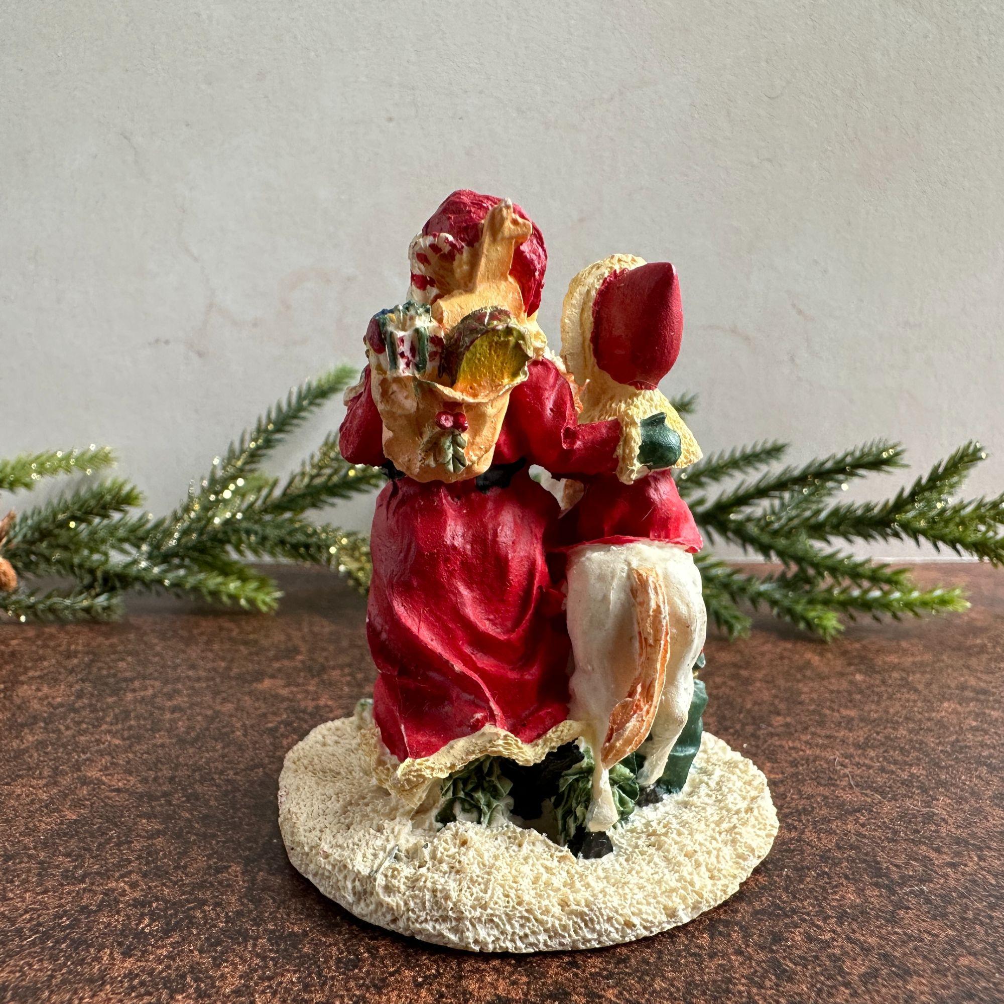 ビンテージ品 サンタ　クリスマスの置物 ヴィンテージ アトランティック モールド 陶器製サンタ置物、着席