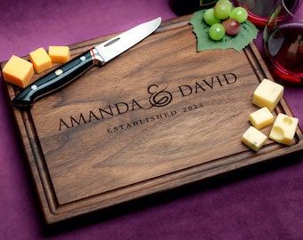 Tabla de cortar hecha a mano con diseño personalizado de ampersand estilizado n.° 216 - Regalo de boda y aniversario para parejas - Regalo de inauguración de casa y despedida