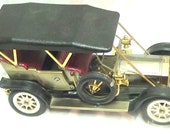 1910 Silver Ghost Rolls Royce Transistor Radio Model Car
