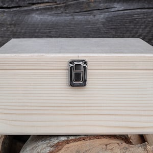 Unfinished Pine Wood Box: DIY Craft Storage, Photo Keepsake (10x7.8x4.7 inch)