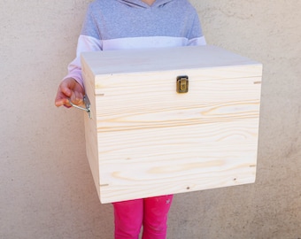 Unfinished Pine Wood Box with Hinges: DIY Craft Storage (13x10x12 inch)