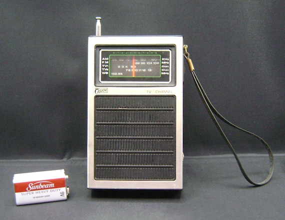 Vintage Seville Radio Model #1405 / Am/fm/tv1/tv2/weather