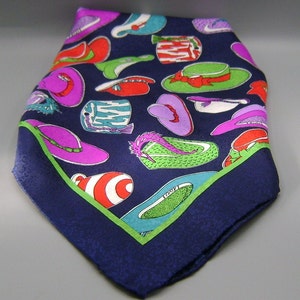 Foulard en soie vintage Red Hats / Foulard coloré / Cadeau pour la fête des Mères / Cadeau d'anniversaire / Foulard pour femme / Foulard carré / Foulard habillé