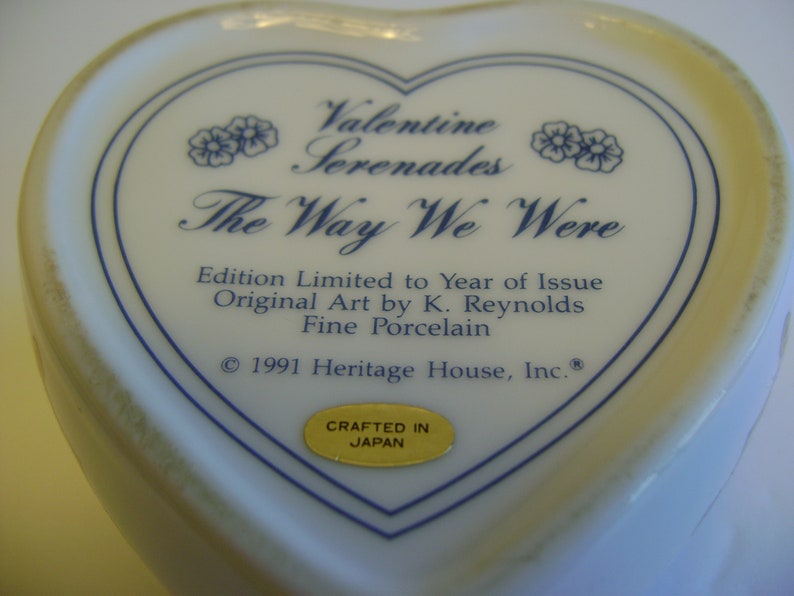 Heritage House Valentine Serenades Music Box vintage plays The Way We Were porcelain collectible Valentines gift Anniversary