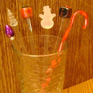 Vintage Christmas Cocktail stirrers / glass swizzle sticks / Candy cane, tree, Snowman, Presents, Christmas light / bar ware / collectible
