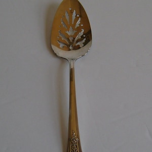Vintage Silver Plated Oneida Community Tudor Plate Server / Art Deco / Pierced floral Fortune Pattern / 1939 / Pie server / Cake server