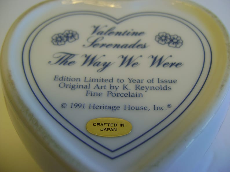Heritage House Valentine Serenades Music Box vintage plays The Way We Were porcelain collectible Valentines gift Anniversary