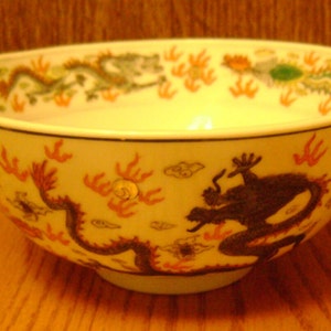 Vintage Chinese Dragon & Phoenix Canton Ware Porcelain bowl / hand painted / Decoration use only /  Asian / Oriental decor / Mint / display