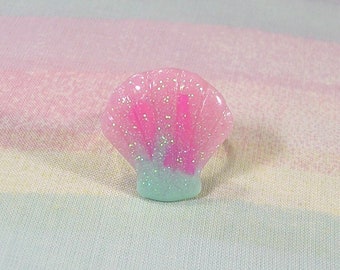 Fairy Kei Ring, Seapunk Ring, Pop Kei Ring, Mermaid Ring, Rainbow Shell Ring, Seashell Ring, Glitter Ring, Cutecore Ring, Party Kei Ring