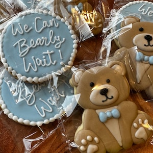 We can bearly wait teddy bear baby shower cookies