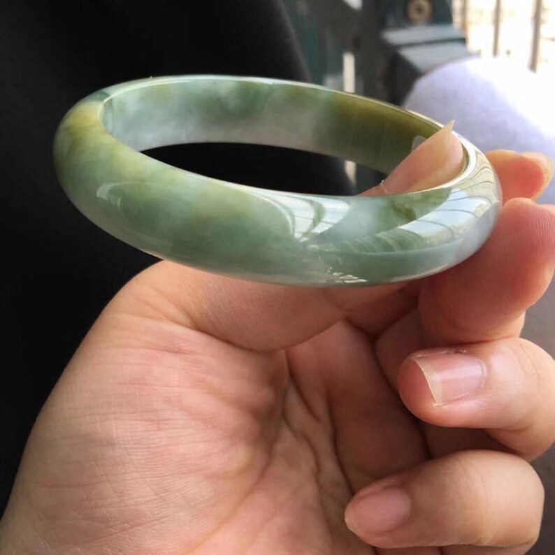 PICNIC in the GARDEN Myanmar Beautiful Jadeite bangle