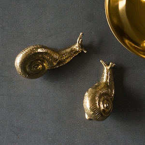 Brass Snail Cabinet Knob: Retro Drawer Pull Handle