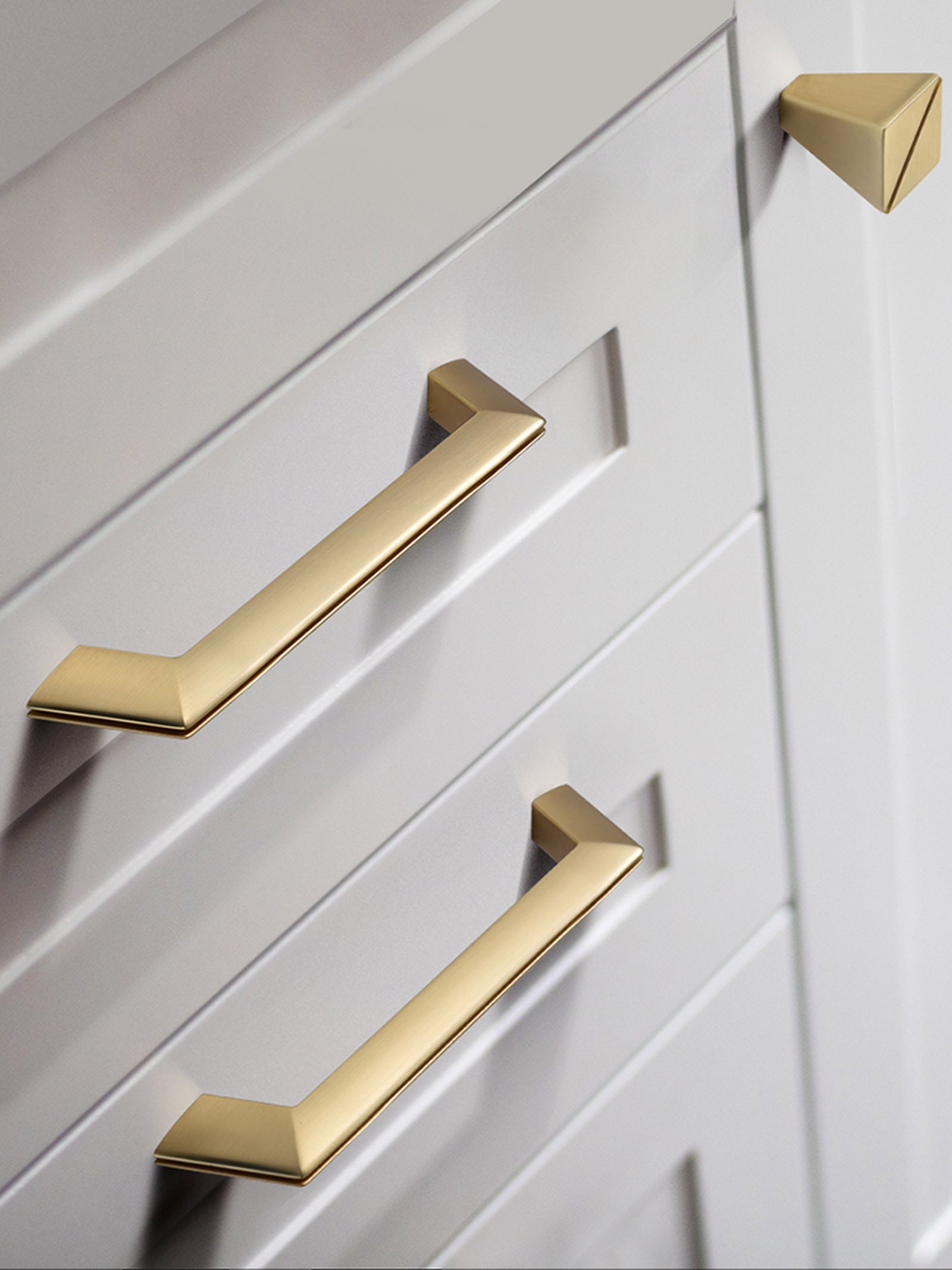 Door handle golden Chinese style wardrobe drawer handle modern minimalist cabinet American furniture hardware accessories handle M16