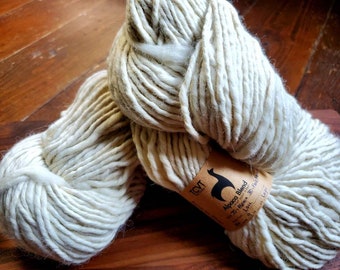 Super Soft Lopi Yarn - Natural Alpaca/ Fine Merino - Undyed - 150 yards - Creamy White - Farm to Fiber - Fleece from Lou