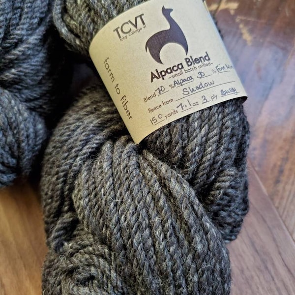 Natural Heathered Alpaca Merino Blend Hilo Voluminoso - Sin Teñir - 150 yardas - Negro y Blanco - De la Granja a la Fibra - Vellón de la Sombra - Regalos de Alpaca