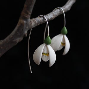 Snowdrops earrings ~ Handcrafted spring earrings ~ Silver flowers earrings