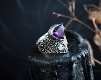 Art nouveau silver ring with Amethyst and zirconium